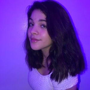 Meet your Posher, Abril